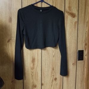 Black long sleeve crop top